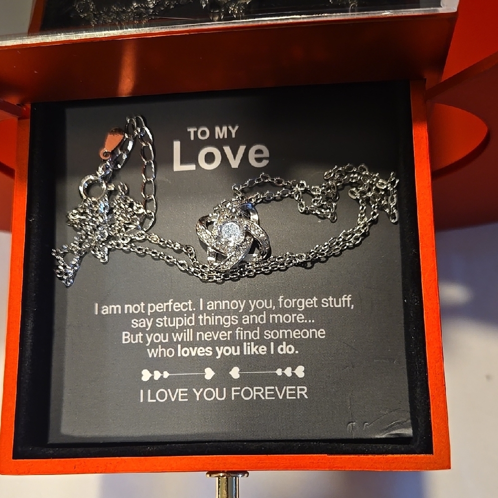 Red Heart-Shaped Jewelry Box with Necklace - Picture 2 of 7